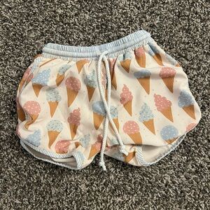 Southern Tater ice cream cone shorts. Size 3T, used but in good condition.